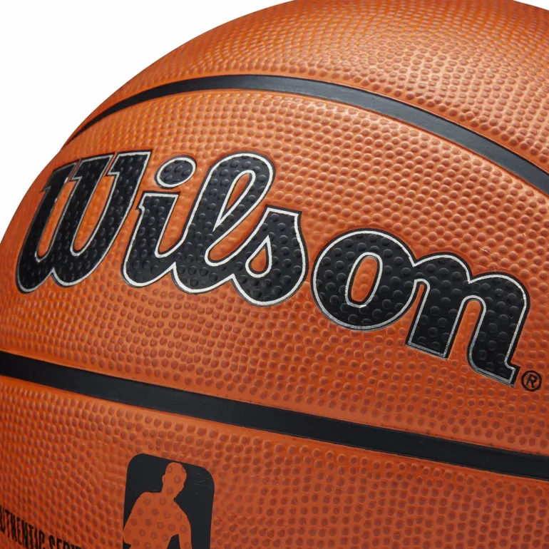 PALLONE DA BASKET WILSON NBA AUTHENTIC SERIES OUTDOOR BSKT