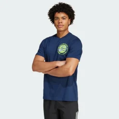 T-SHIRT A MANICA CORTA DA TENNIS DA UOMO ADIDAS RACKET T COLLEGIATE IW0145
